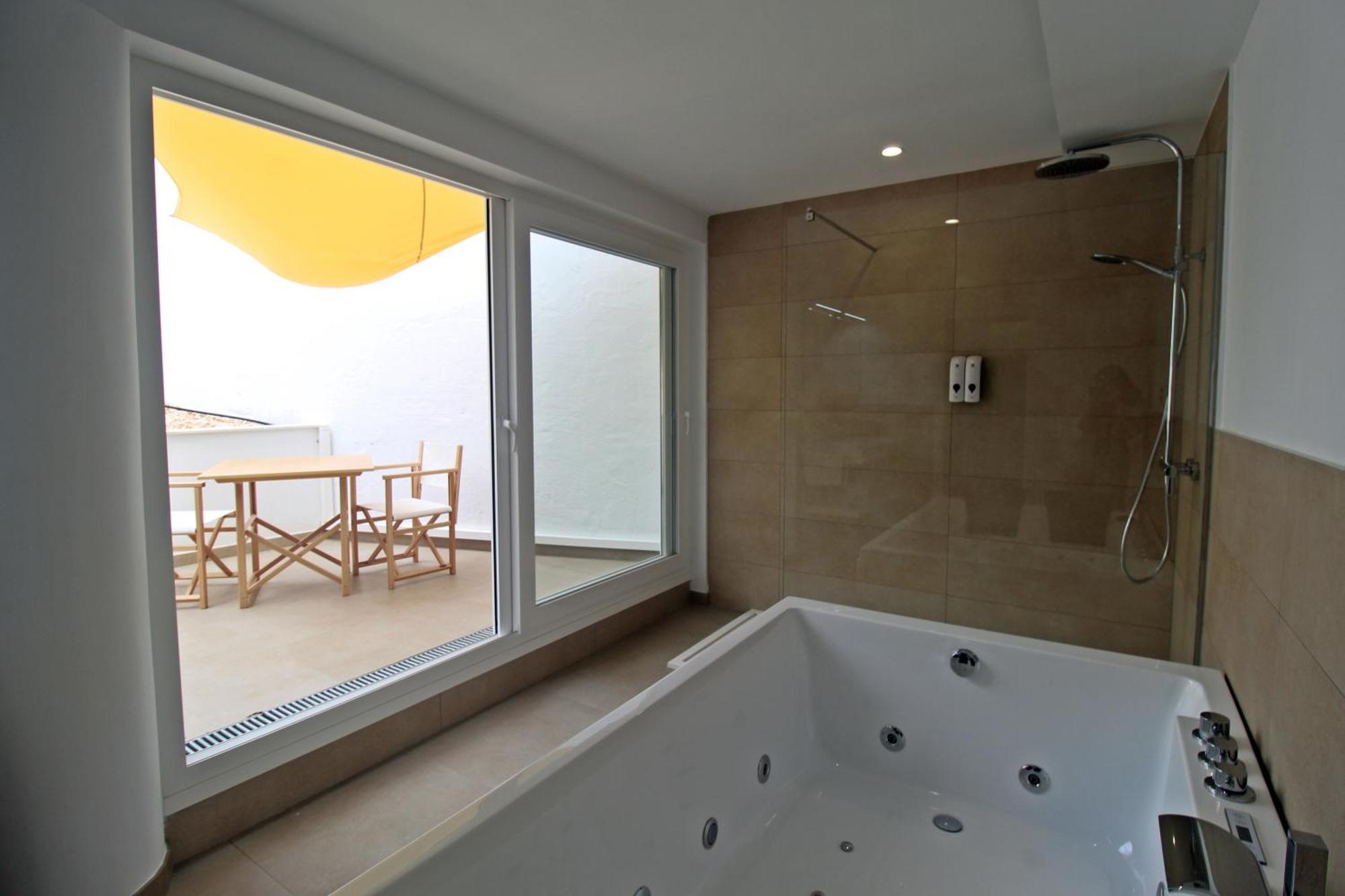 Queen Suite Spa Bath
