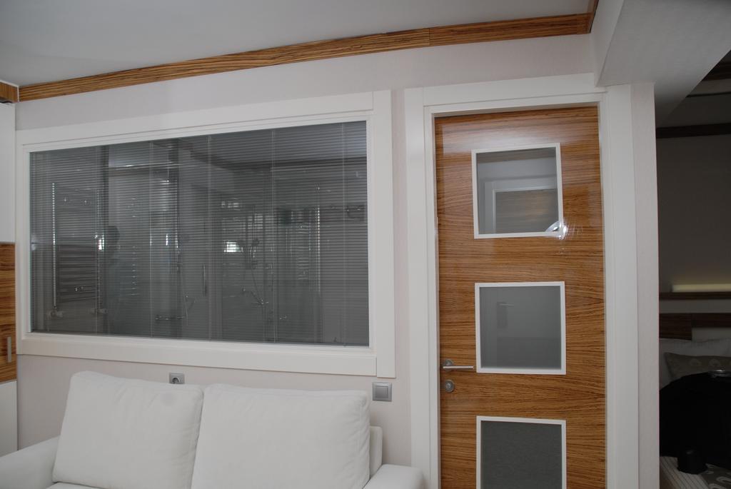 Executive Suite,1138502047:JPEG