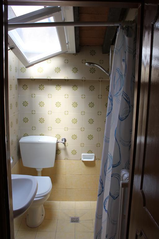 Chambre Simple avec Salle de Bains Commune