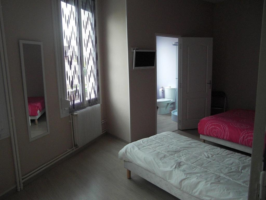 Chambre Double avec Salle de Bains Commune