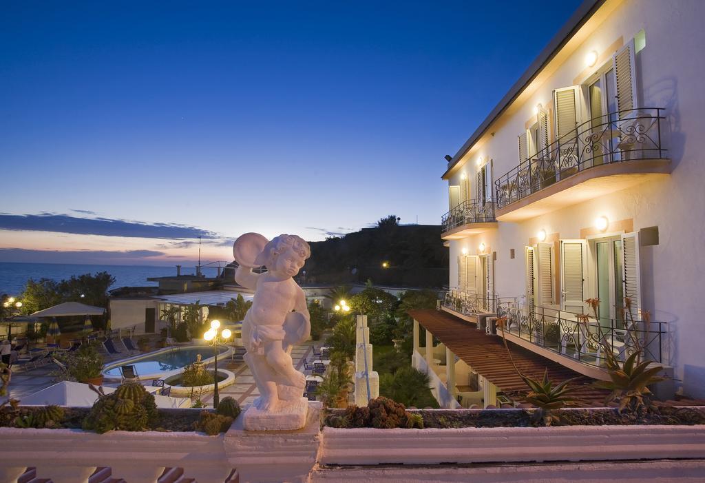 Standard Double or Twin Room Sea View