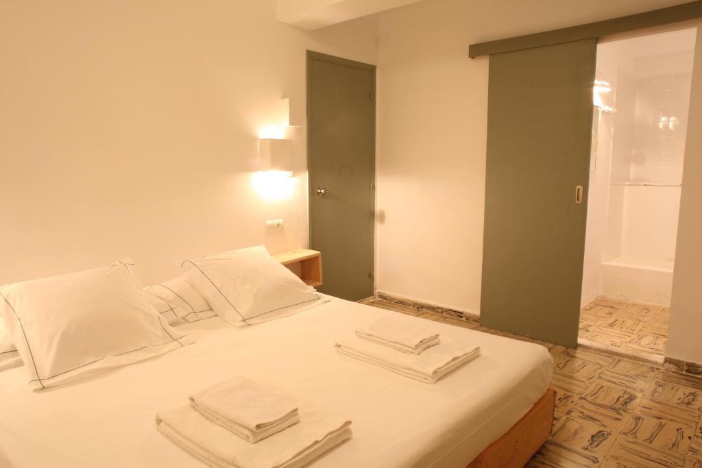 Double Room Private Bathroom