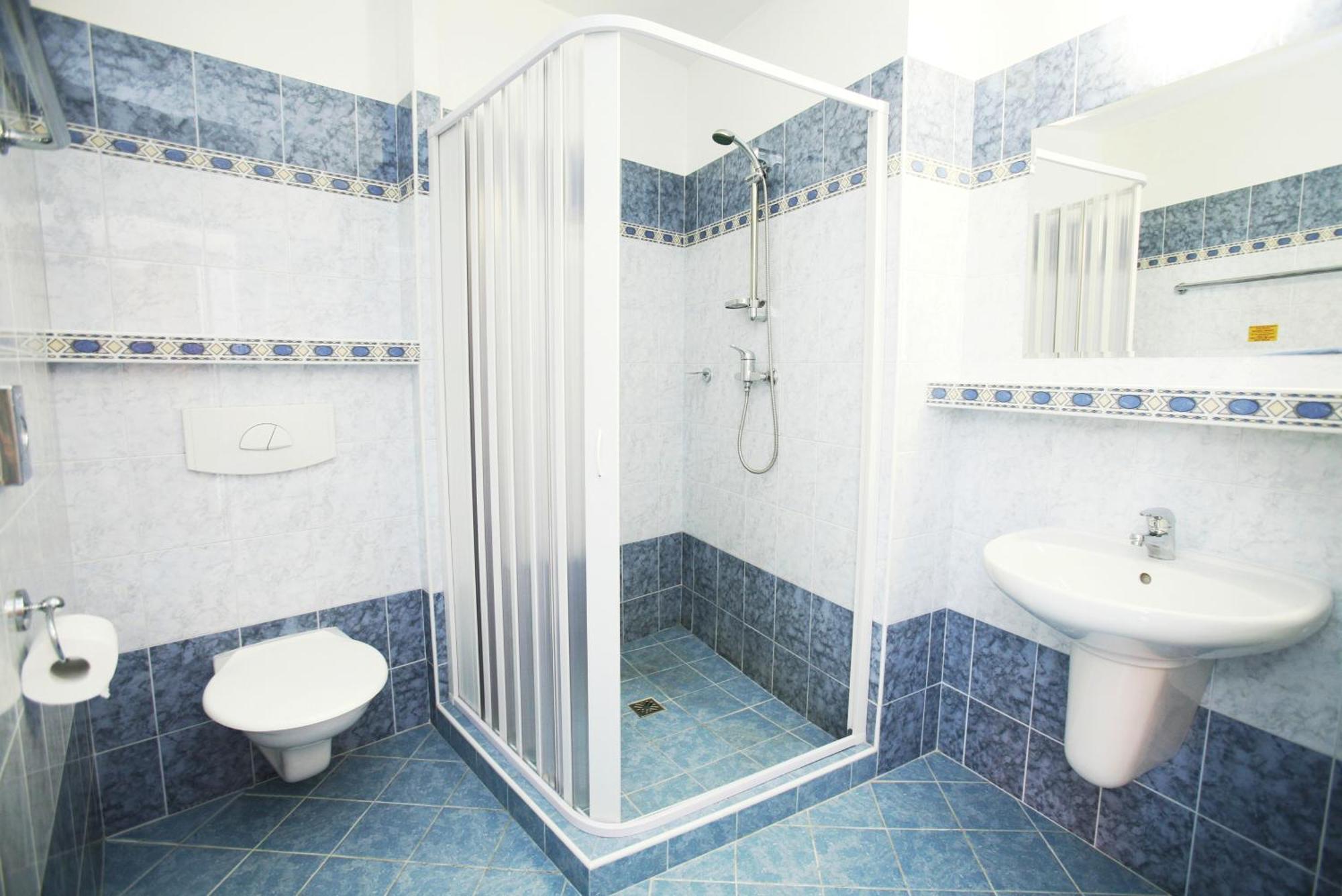 Single Room Private Bathroom,974626036:JPEG