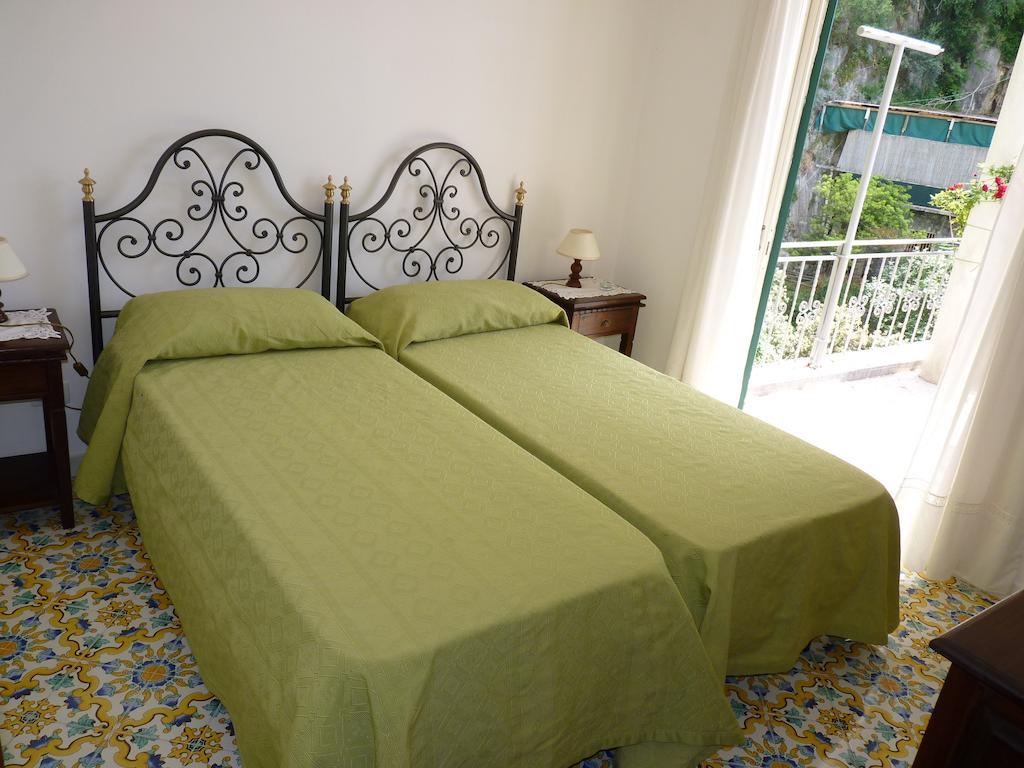 Double or Twin Room Private External Bathroom,233953735:JPEG
