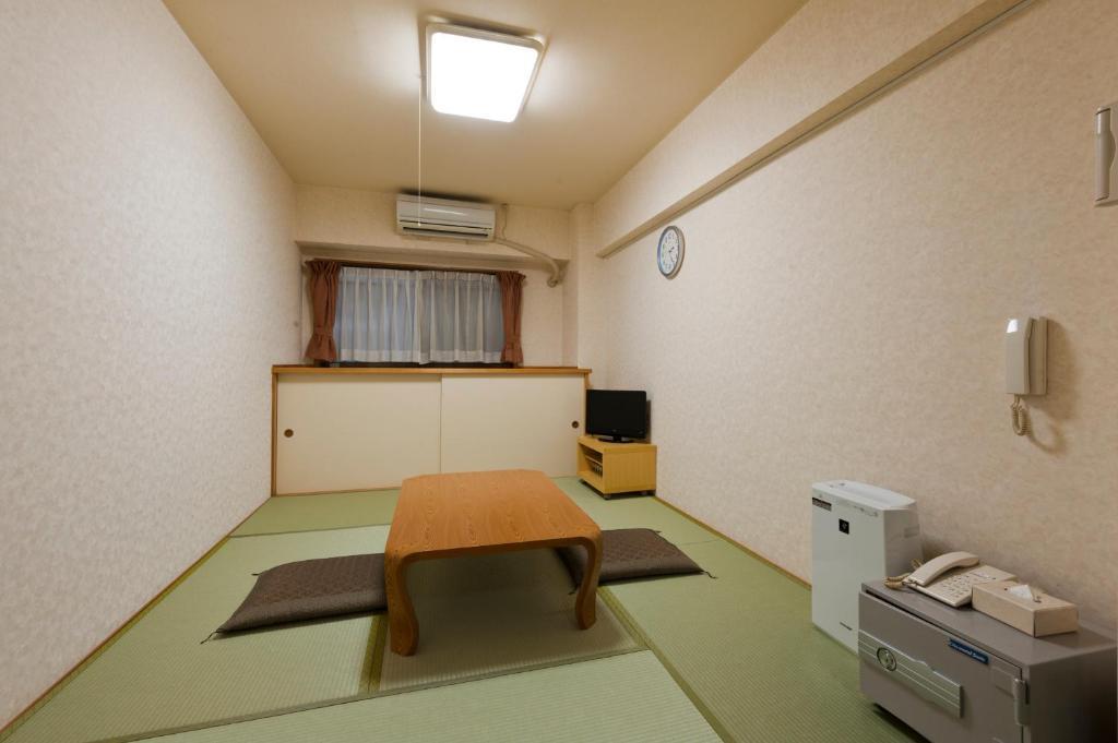 Japanese-Style Economy Room