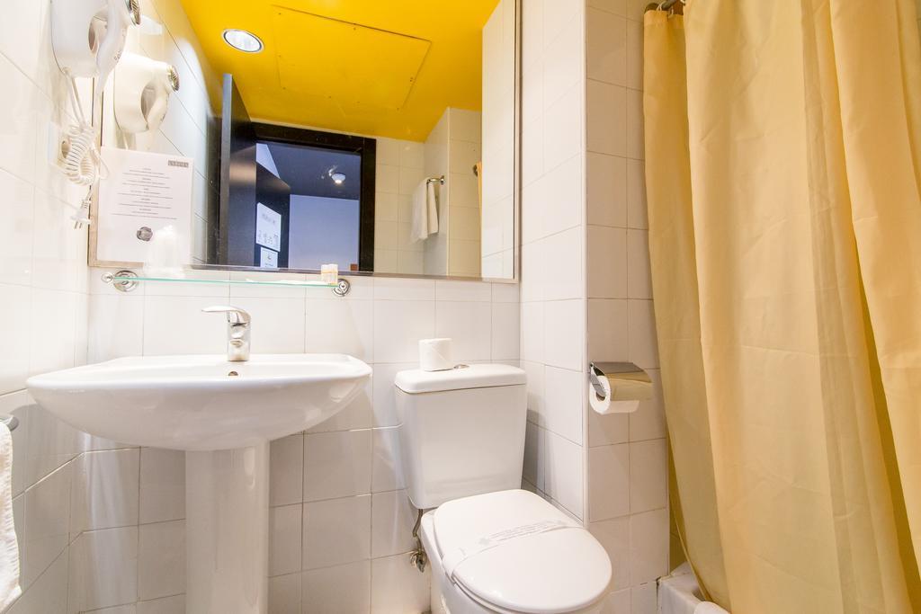 Single Room,239579065:JPEG