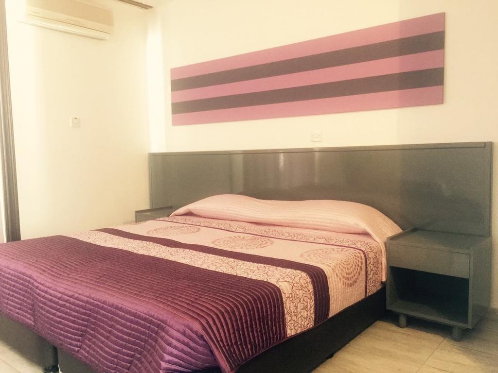 One-Bedroom Apartment,240573181:JPEG