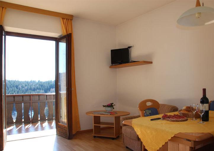 Apartment with Balcony,250577689:JPEG