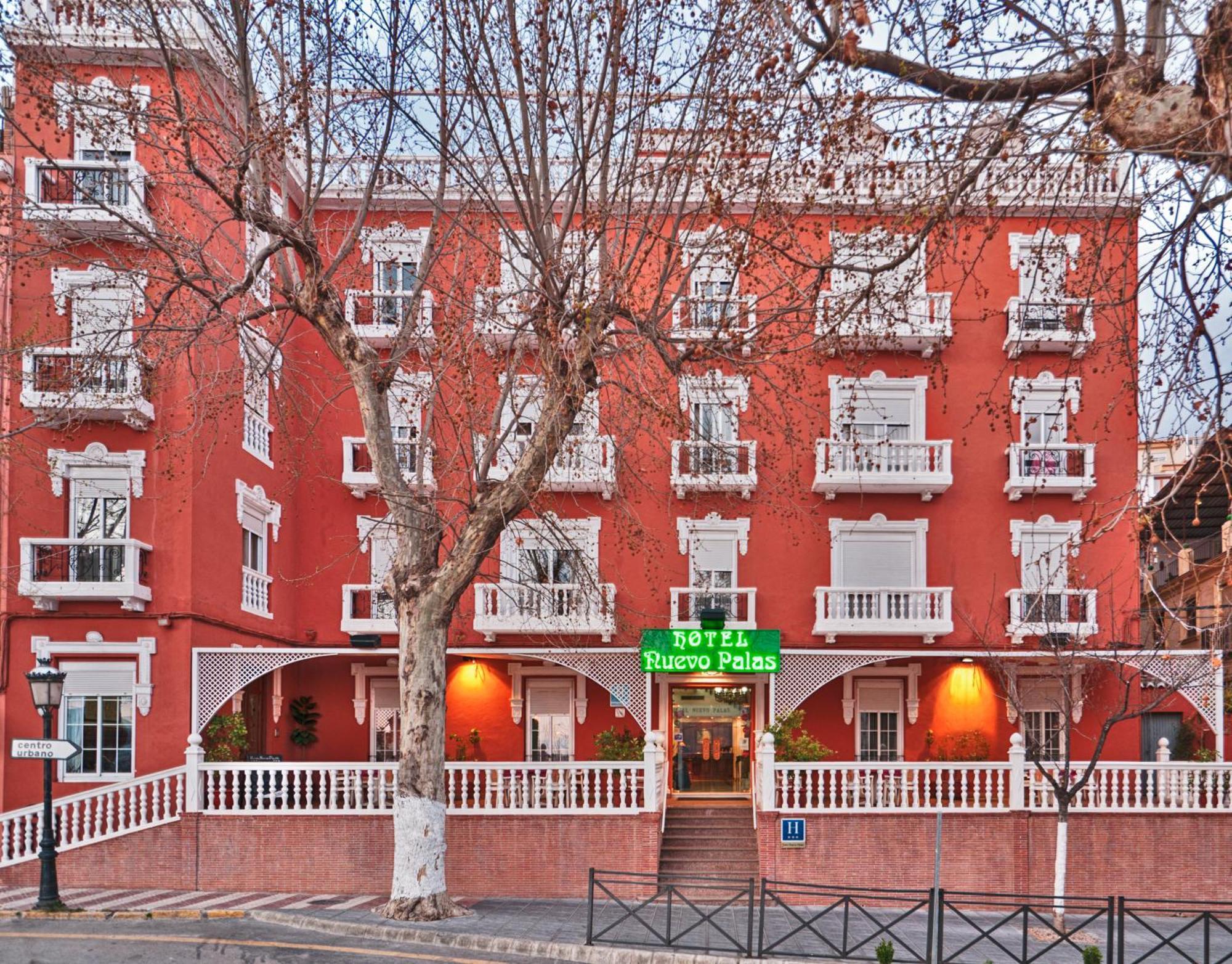 Suite con bañera de hidromasaje y acceso al spa