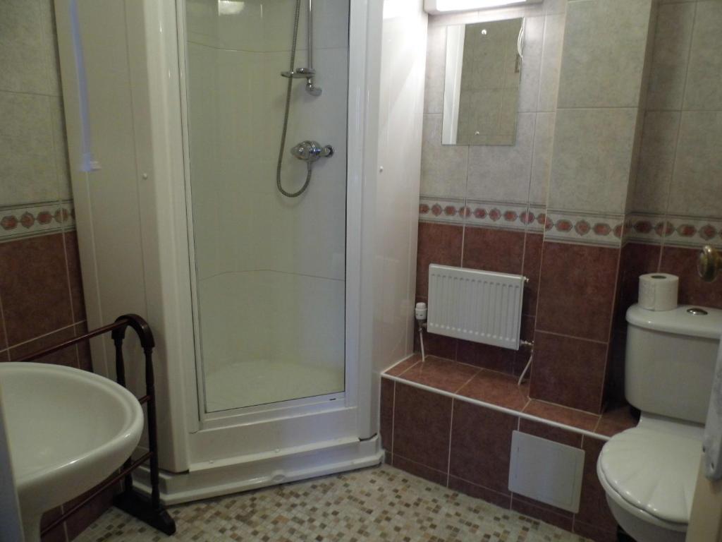 Triple Room Shower,1187550034:JPEG