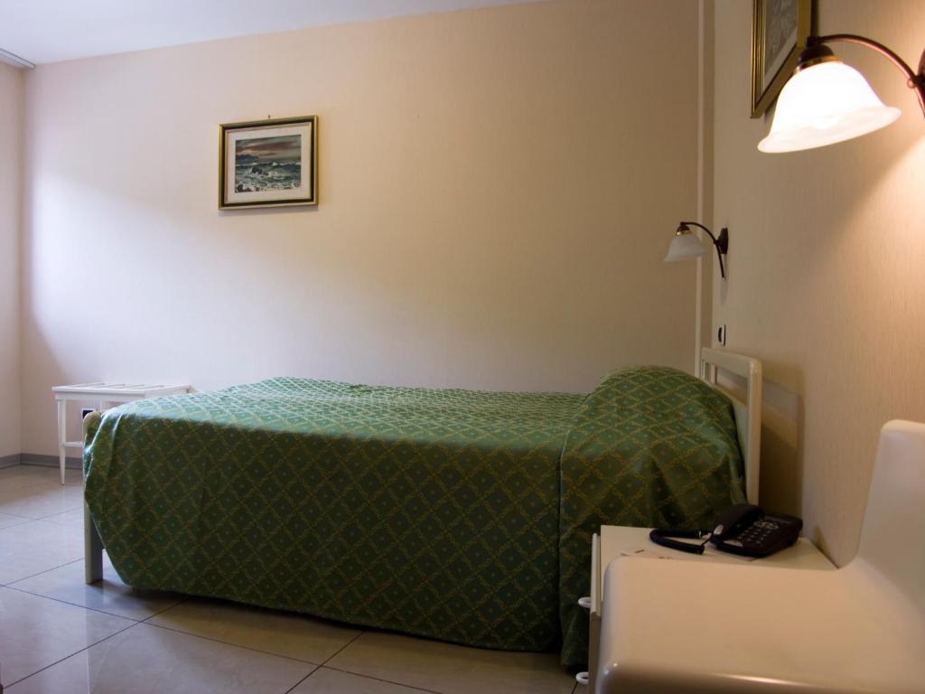 Single Room Shower