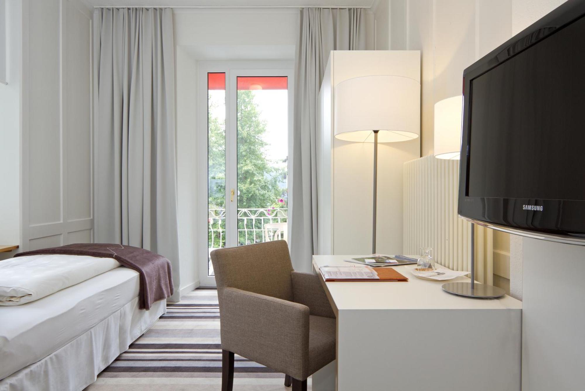 Single Room Balcony,974820511:JPEG