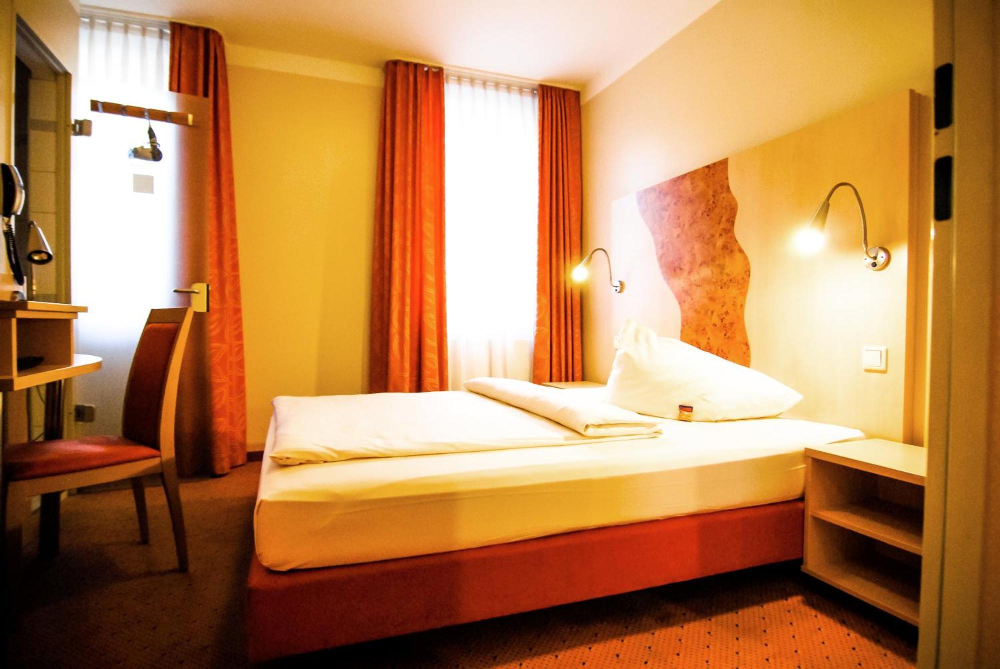 Superior Queen Room,126435003:JPEG