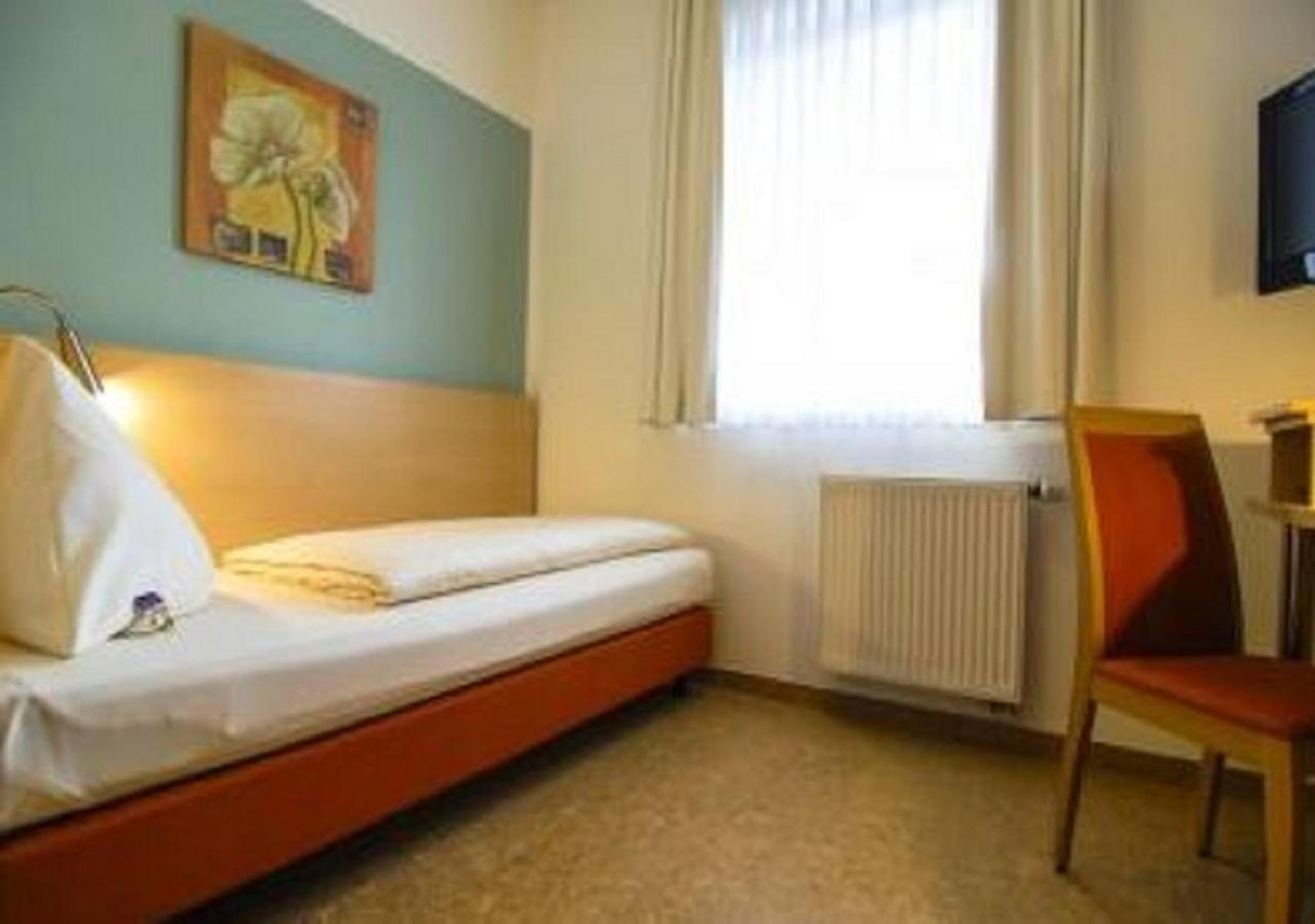 Superior Single Room,126753321:JPEG