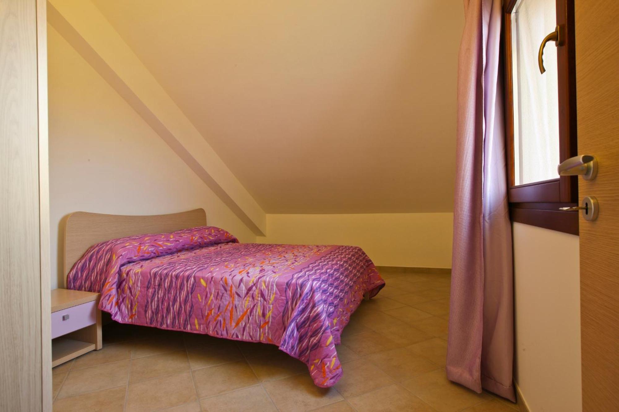 Quadruple Room with Private Bathroom,306545744:JPEG