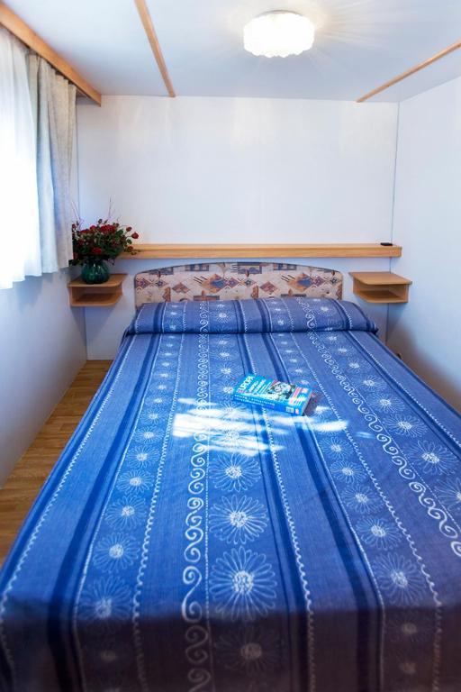 Mobile Home,506665602:JPEG