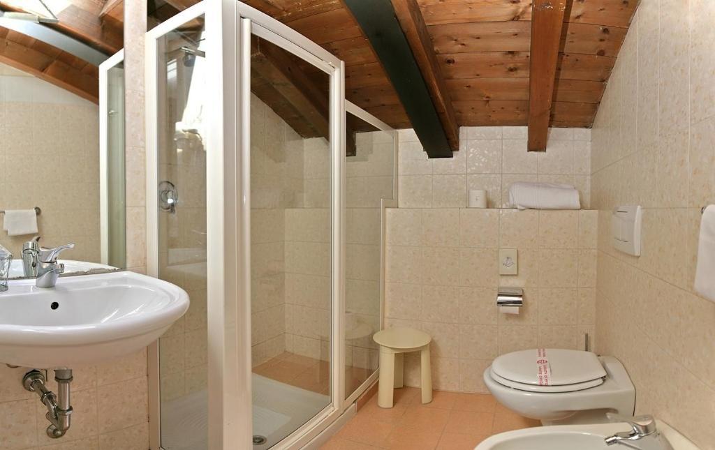 Double Room with Terrace and Lake View