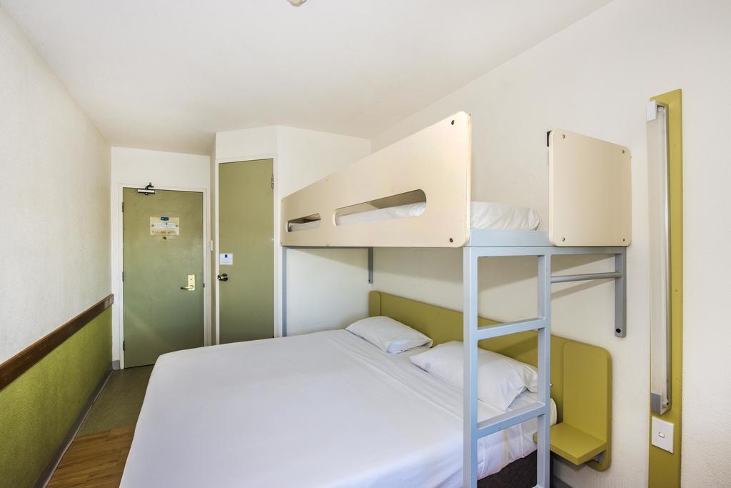 Standard King Room with a Single Overhead Bunk Bed,67352948:JPEG