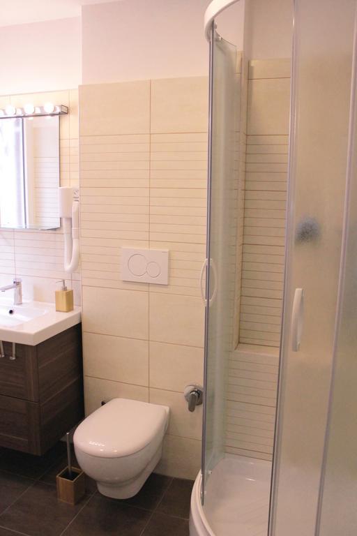 Quadruple Room Private Bathroom