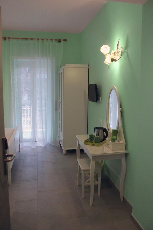 Double Room Private Bathroom