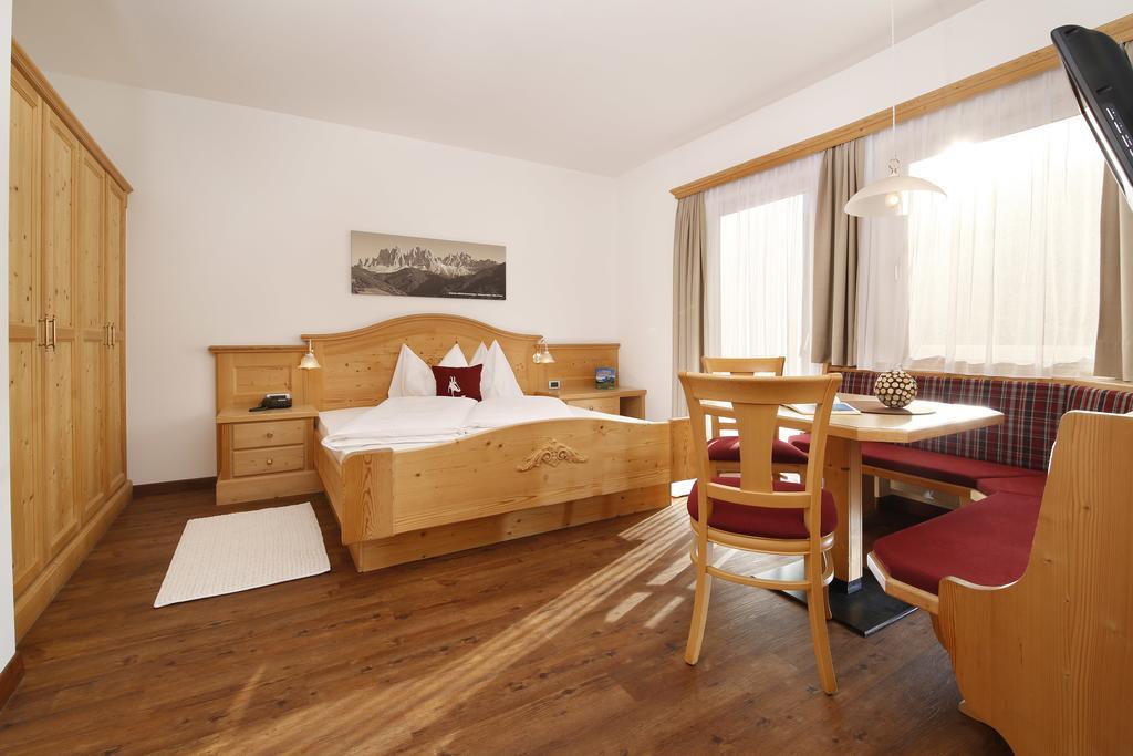 Double Room,370830049:JPEG