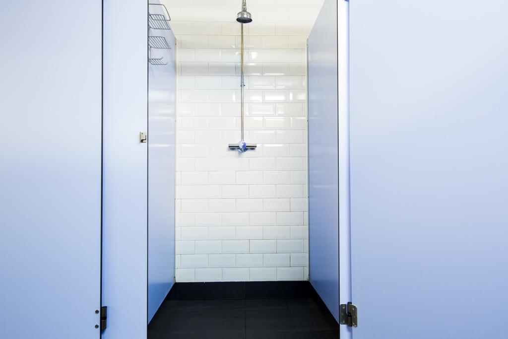 Habitación con baño compartido - 2 camas individuales