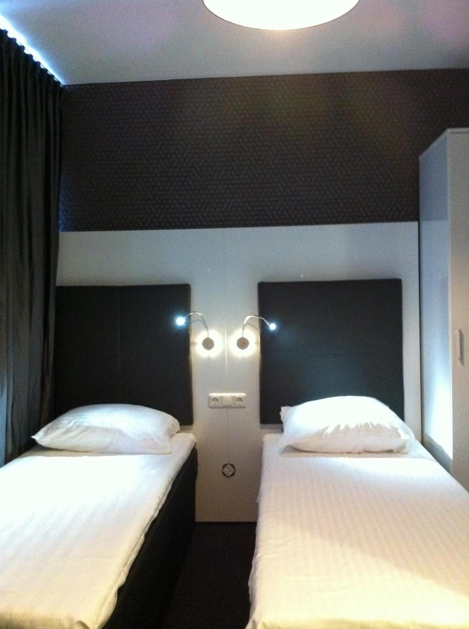Twin Room,1566960374:JPEG