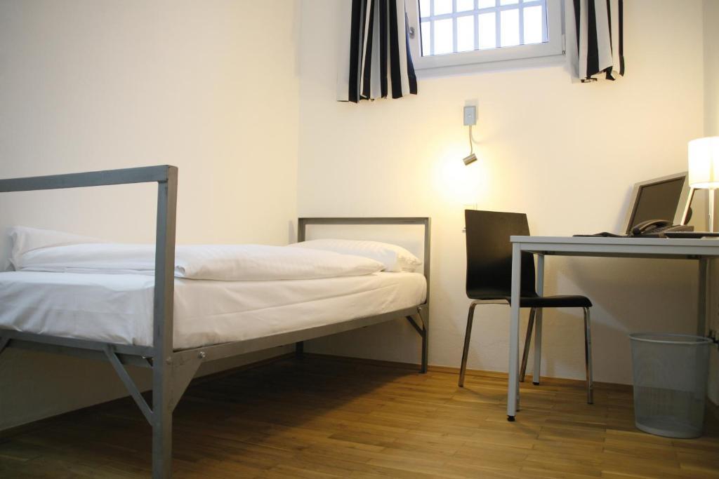 Cell Single Room