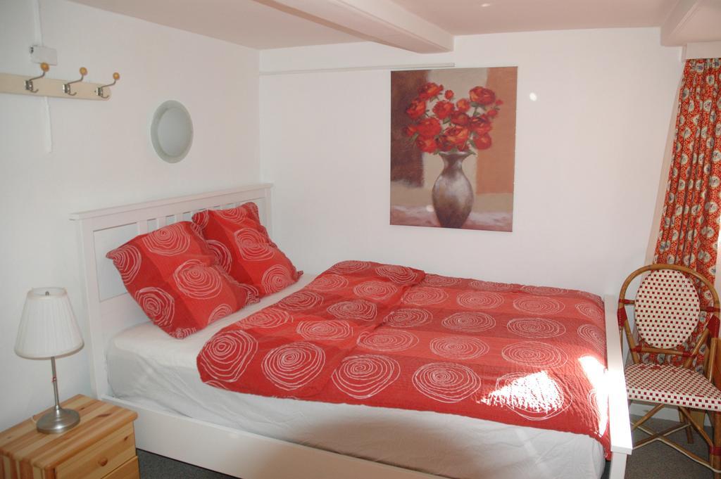 Quintuple Room