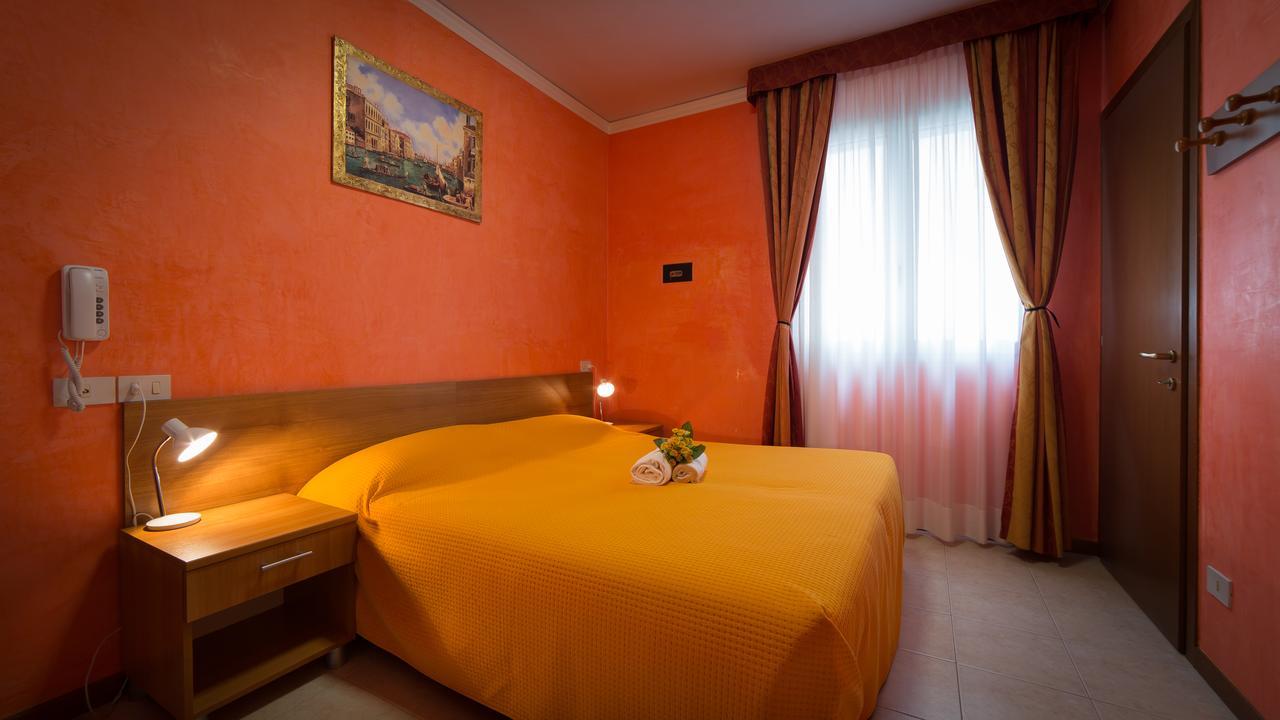 Standard Double Room,110011185:JPEG