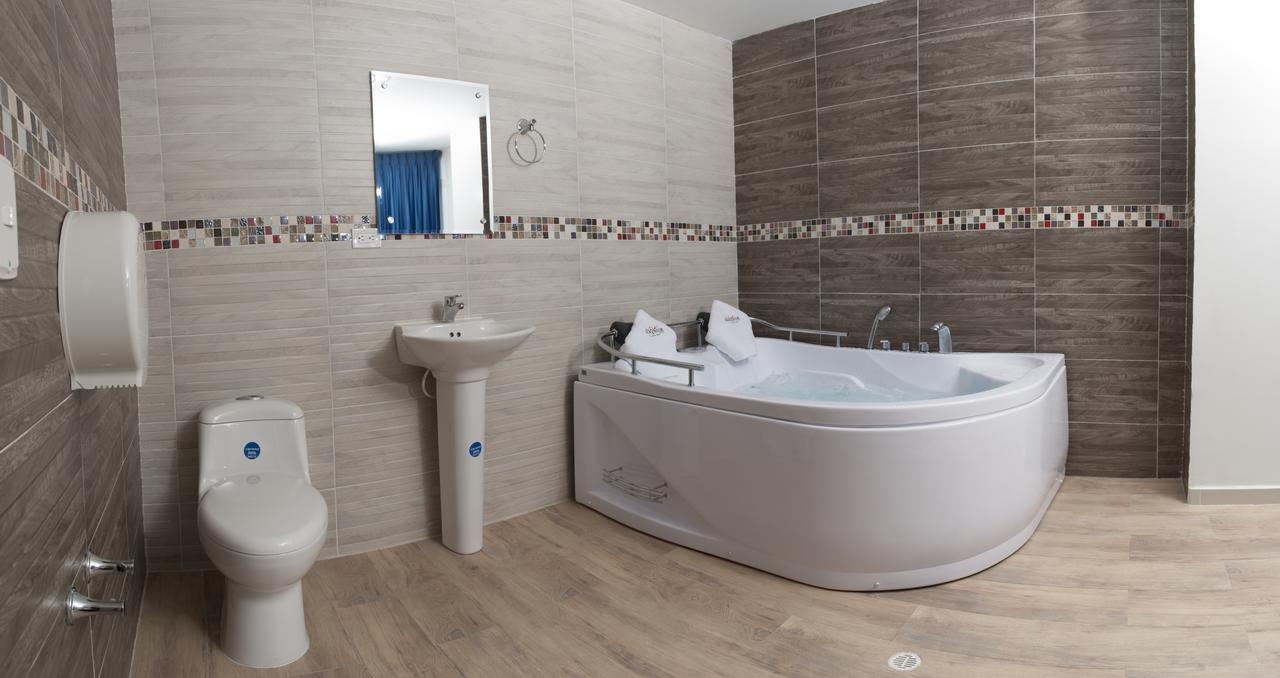 Suite with Spa Bath