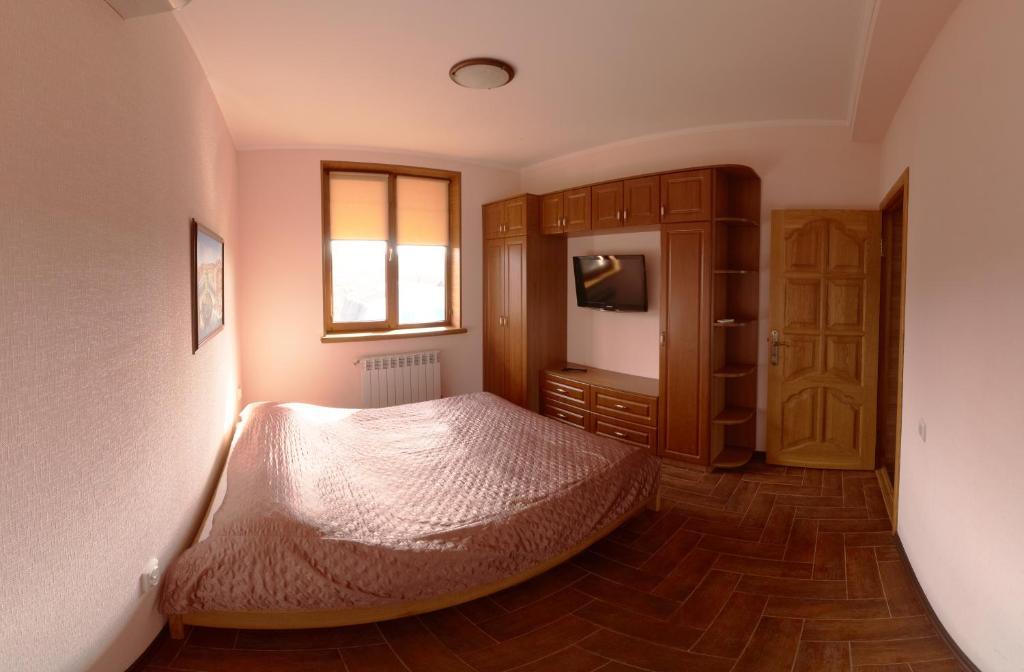 Deluxe Queen Room with Two Queen Beds - Smoking