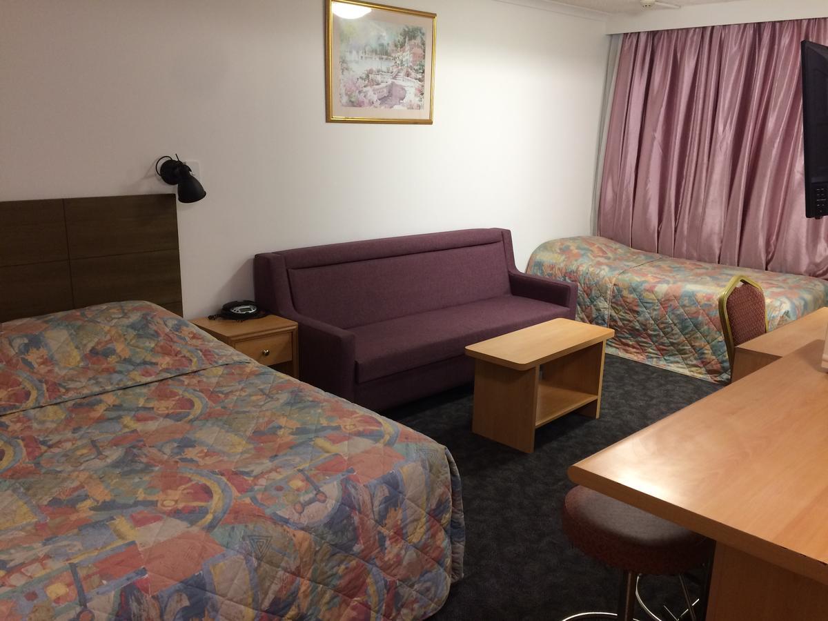 Family Room,536473080:JPEG
