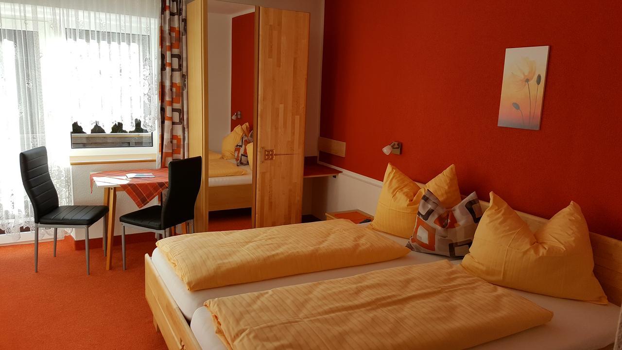 Doppelzimmer mit Balkon