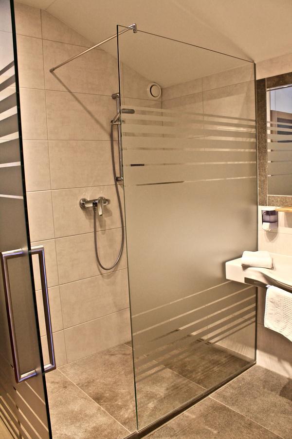 Double Room Private Bathroom,543405456:JPEG