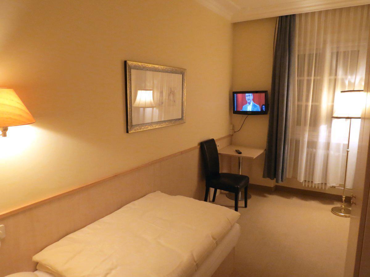 Small Single Room,993303310:JPEG