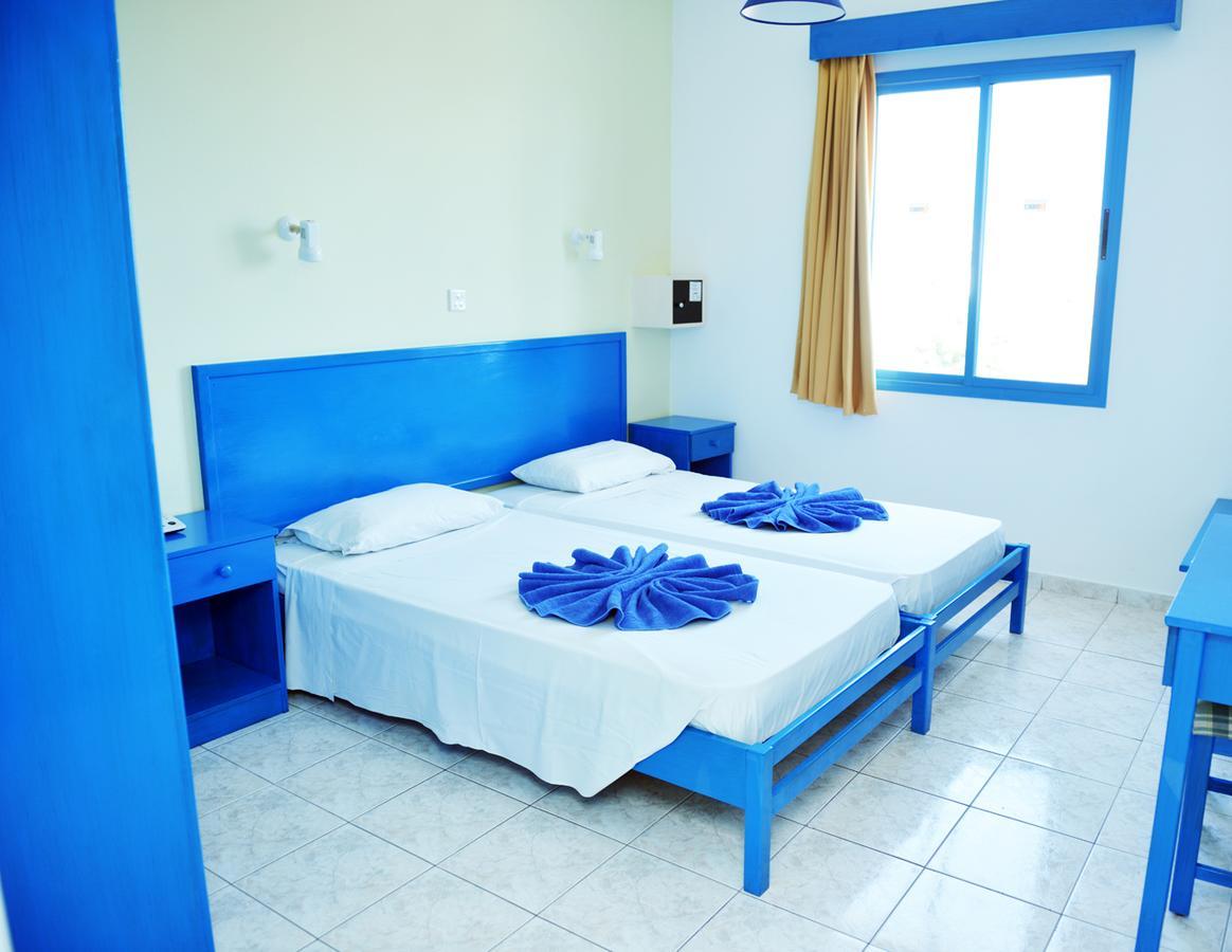 One-Bedroom Apartment with Inland View