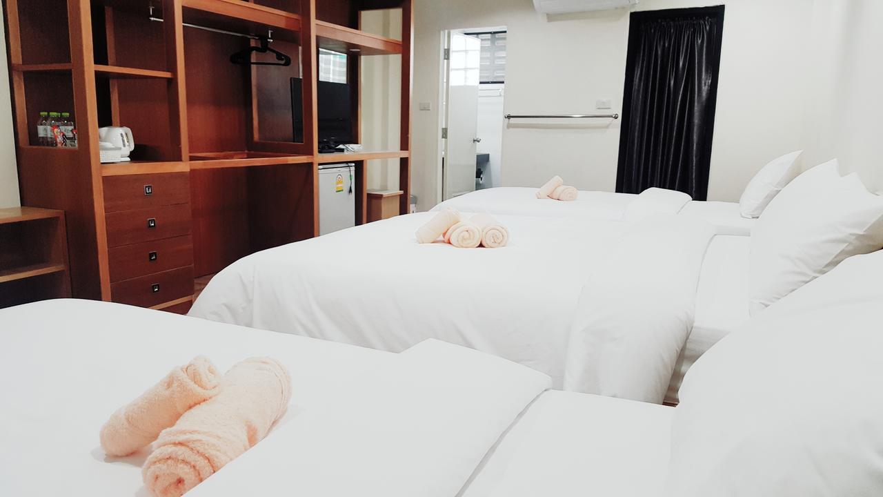 Quadruple Room with Private Bathroom