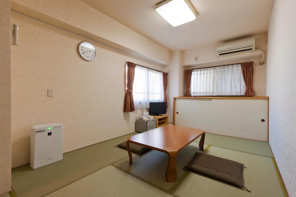 Japanese-Style Standard Twin Room Partial Sea View