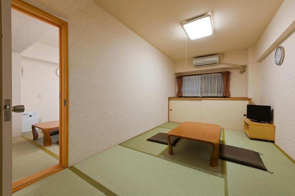 Japanese-Style Economy Room
