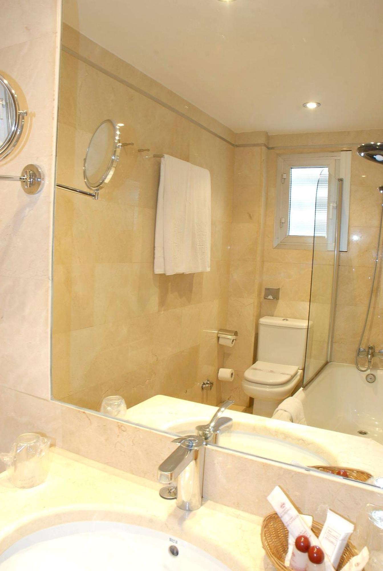 Habitación Doble (1 adulto)