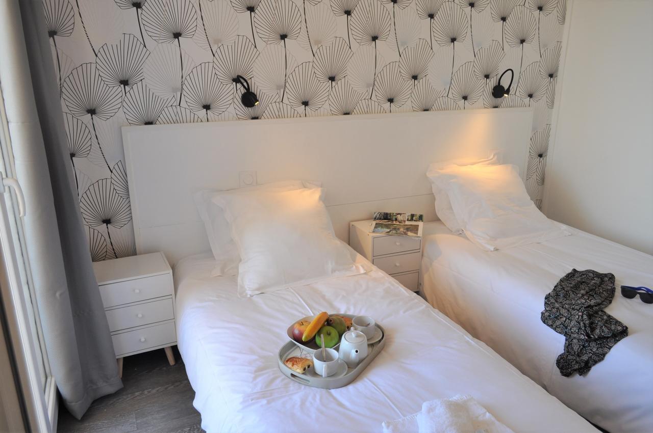 Double Room Balcony Sea Street View