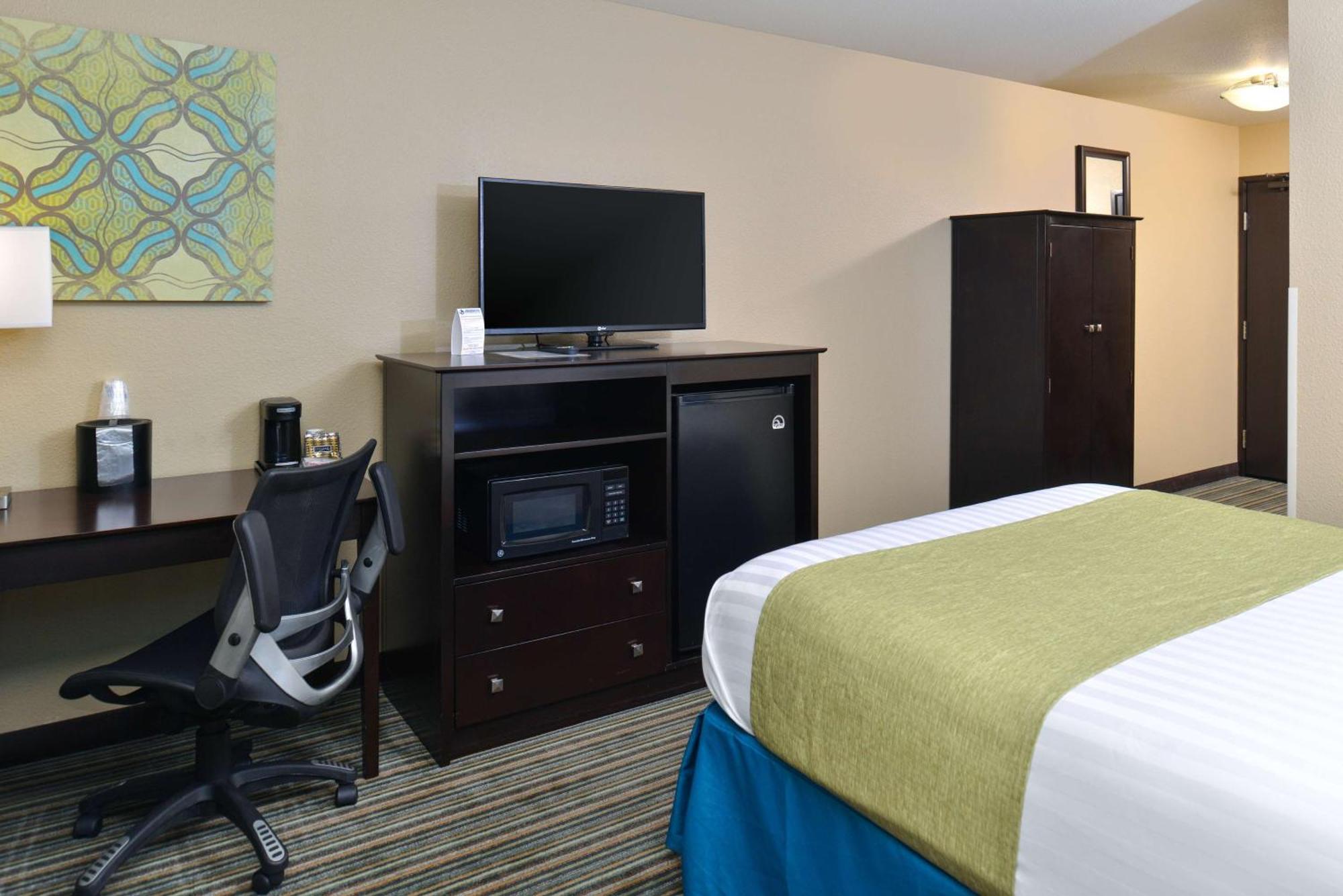 King Suite with Sofa Bed - Non-Smoking