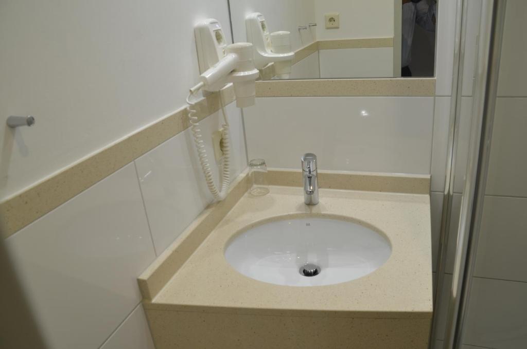 Triple Room,60893224:JPEG