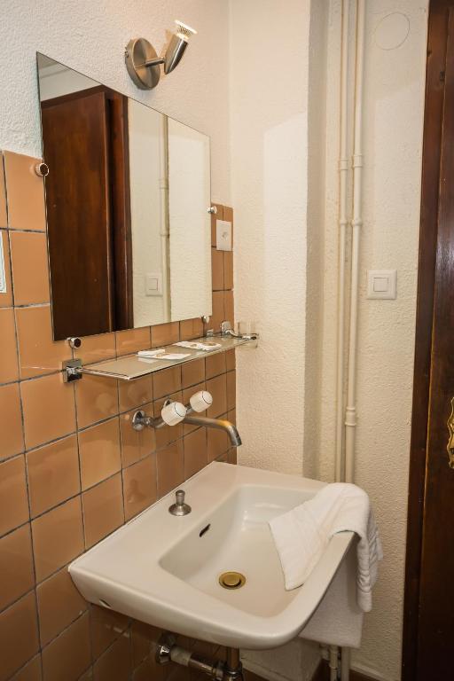 Habitación Doble con baño compartido