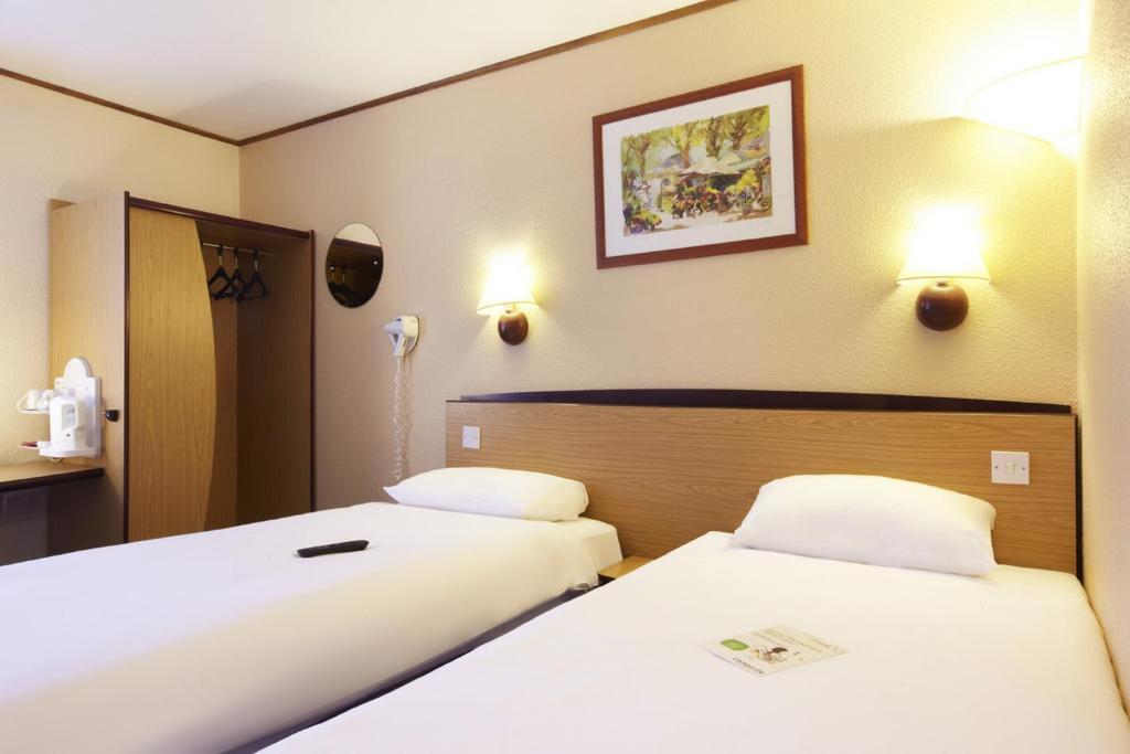 Zimmer mit 4 Einzelbetten