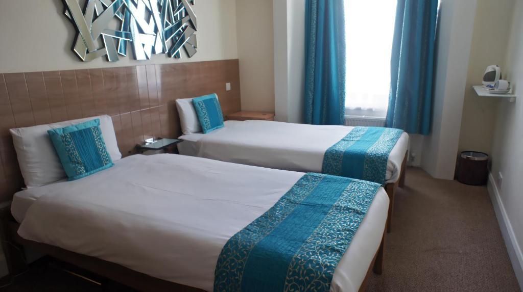 Triple Room,61935520:JPEG