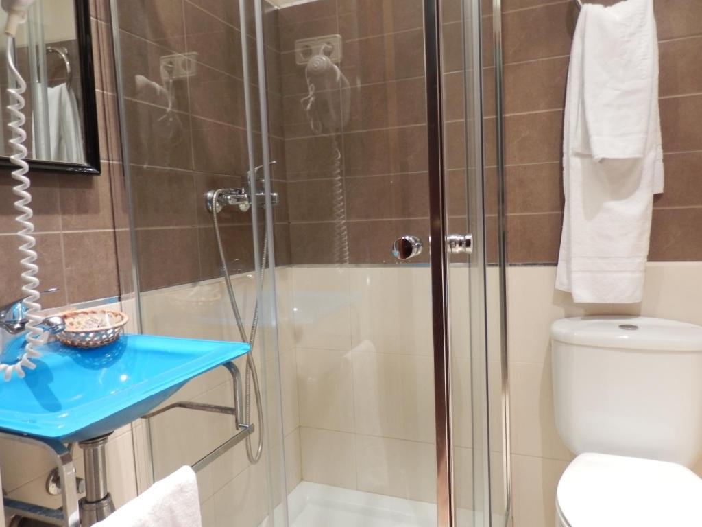 Quarto com Cama de Casal ou 2 de Solteiro