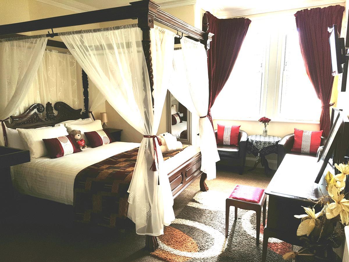 Four Poster Bedroom
