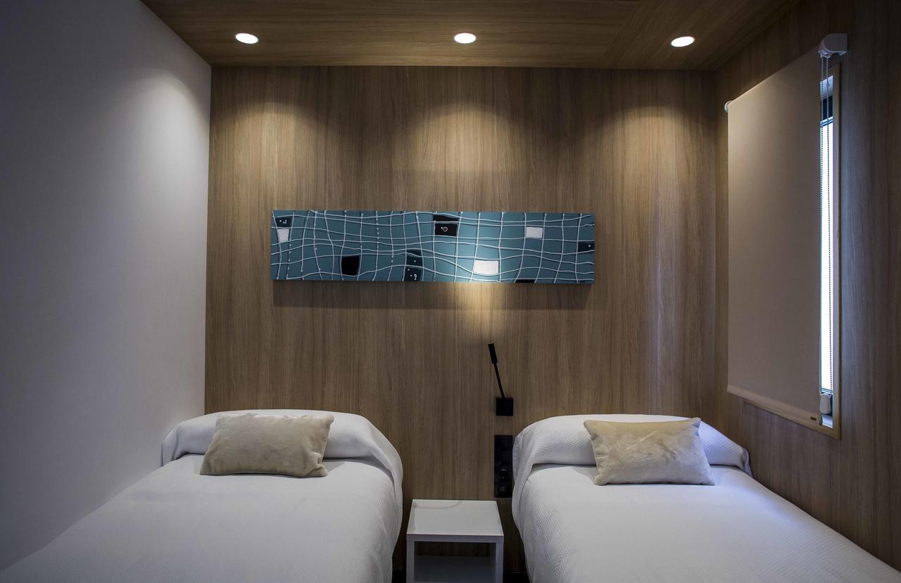 Twin Room with Private Bathroom,631864308:JPEG